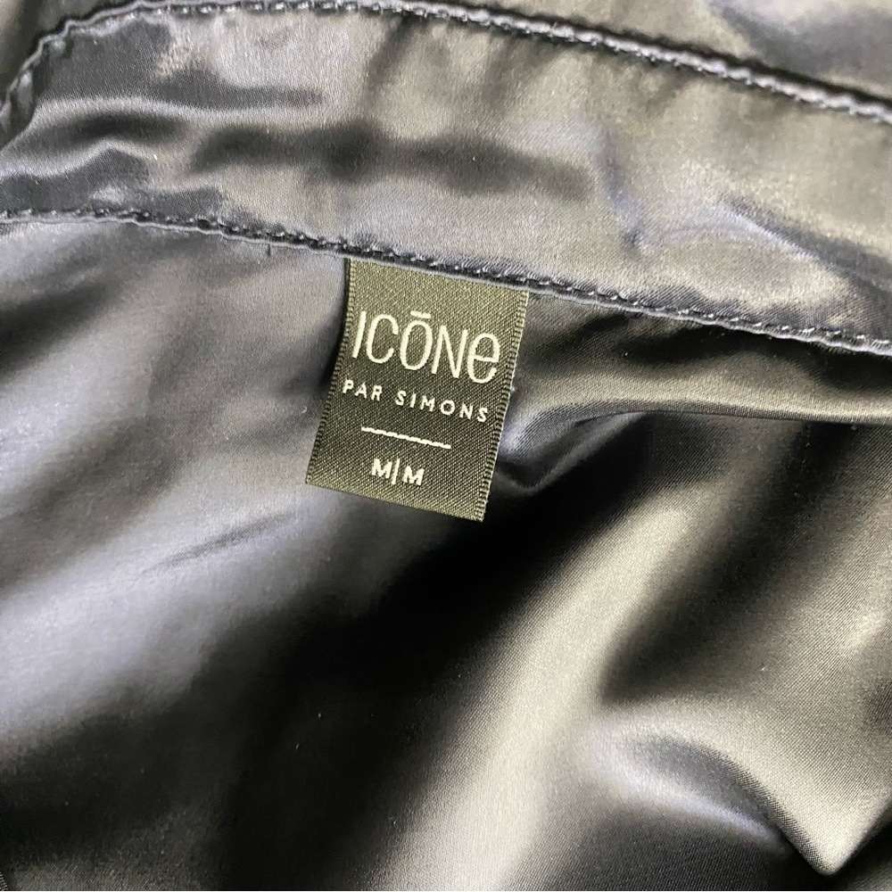 Icons By Simons Black Satin Shirt Mens M Long Sleeve Button Up Smooth Breezy - Picture 3 of 7